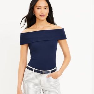 Buy 2 get one free✨ off the shoulder navy blouse